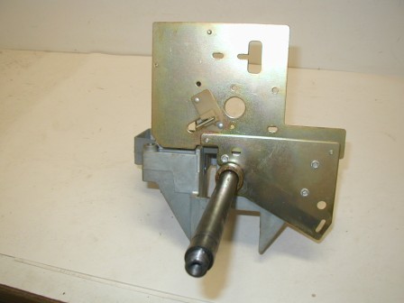 Rowe R-85 Jukebox (Mechanism #6-08700-01) Mechanism Main Castin / Plates And Shaft (Item #174) (Image 3)